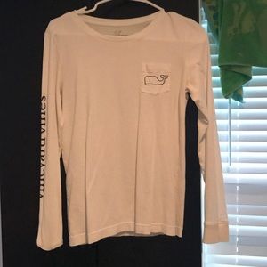 White Vineyard Vines T-shirt